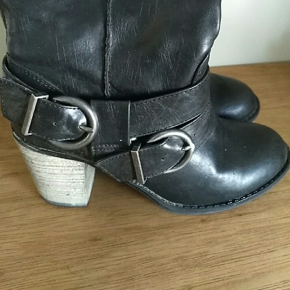 Faux leather boots - Picture 3 of 3